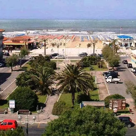 Otel Colombo Lido di Camaiore