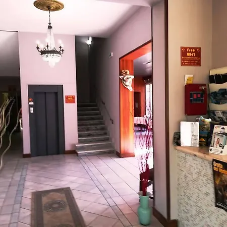 Colombo Hotel 3*