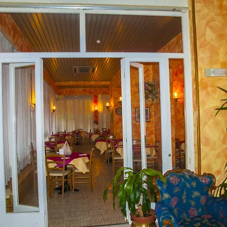 Hotel Colombo 3*